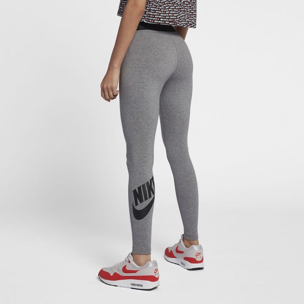gray and black printed short t-shirt with high-waisted Nike leggings