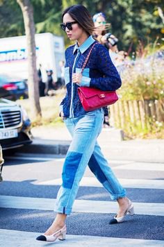 Dark blue knit sweater with patch boyfriend jeans and cap toe shoes