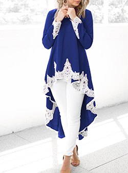 Pale blue tunic dress in royal blue and white lace with skinny jeans