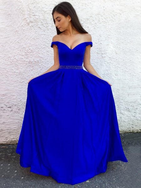 Royal blue sweetheart neckline belt maxi flowing dress
