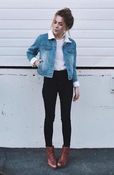 Denim jacket with faux fur collar, white top and black skinny jeans