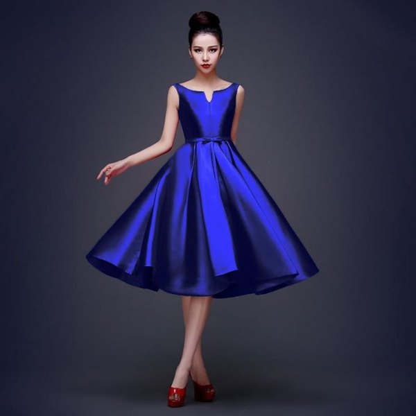 sleeveless fit made of silk and flares midi cocktail dress in royal blue