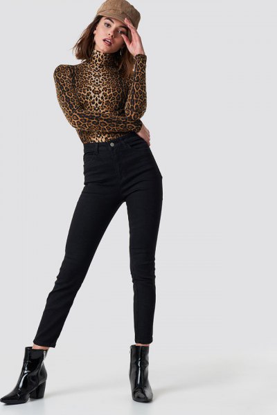 Leopard print top and high waisted black skinny jeans