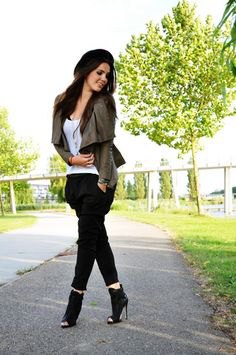 green blazer with white tank top and black peep-toes with heels