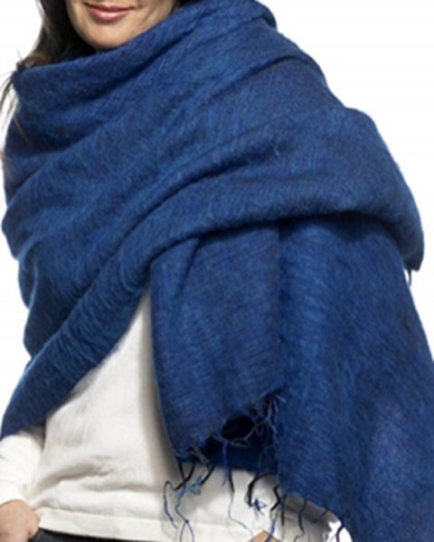 royal blue wool scarf with white sweatshirt