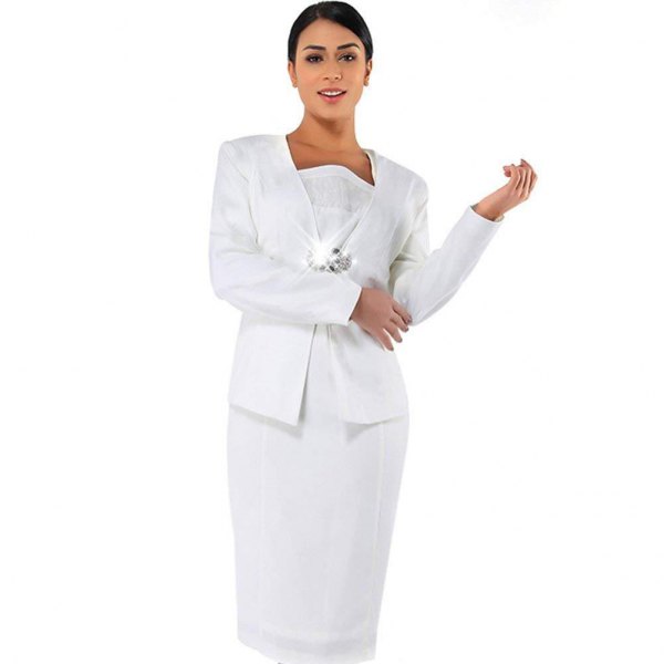 Knee-length shift dress made of white lace with a casual jacket