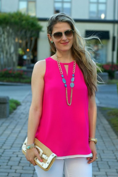 sleeveless pink top with keyhole and white skinny jeans