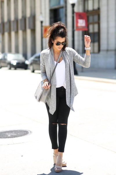 gray cardigan with black ankle jeans and suede boots with open toe