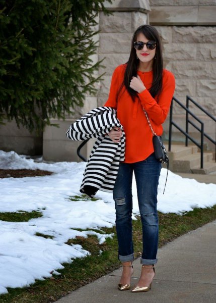 Loose-fitting blouse with striped jacket and cuffs