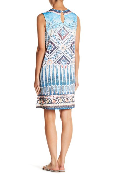 blue and white stem printed sleeveless tunic dresses with sliding sandals