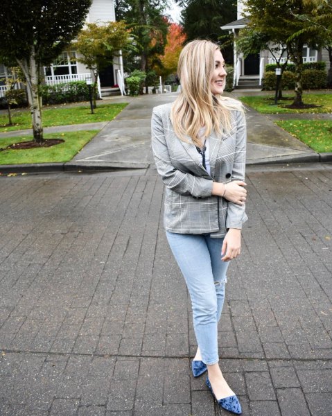 gray checkered blazer with skinny jeans and purple velvet ballet flats