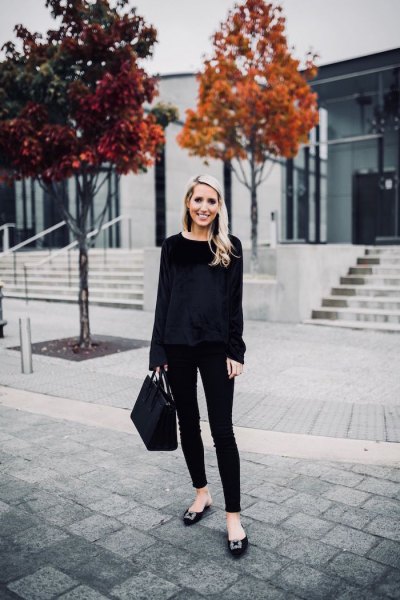 black sweater with skinny jeans and ribbon flats