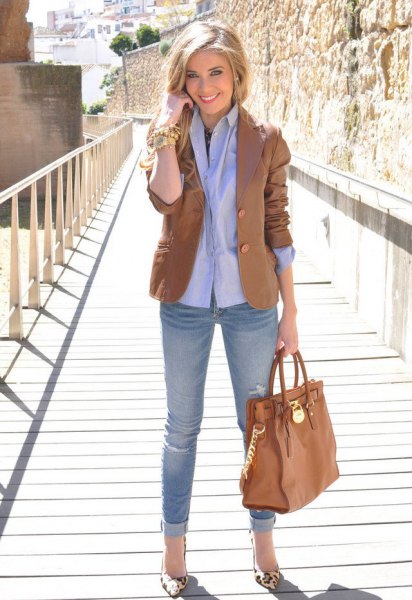 brown blazer with light blue button up shirt and cuffed jeans