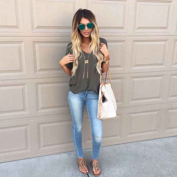gray v-neck chiffon blouse with skinny ankle and nude sandals