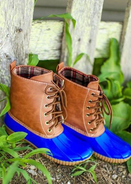 brown and royal blue color block ankle boots with slim jeans