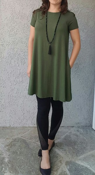 green short sleeve tunic top with black leggings