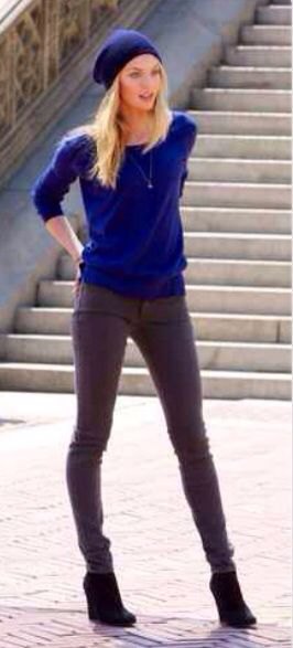 royal blue knit hat with matching sweater and gray skinny jeans
