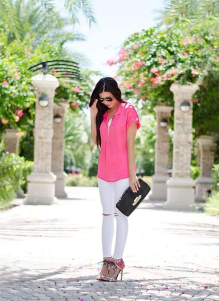 pink short sleeve button up shirt with white skinny jeans
