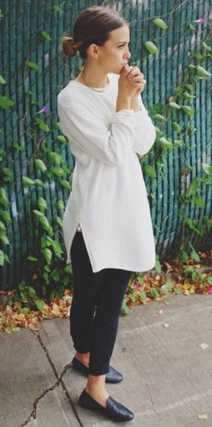 white ribbed sweater with crew neck dress with black leather boards