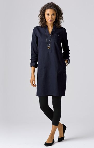 navy blue button up tunic blouse with black cropped leggings