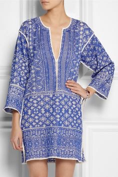 blue and white stem printed V-cotton tunic top