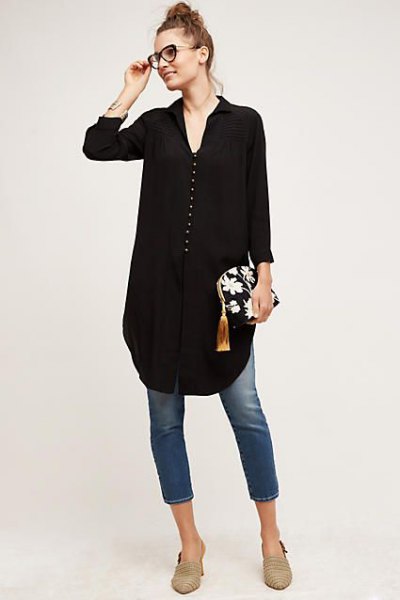 black button front v-neck tunic blouse with cropped skinny jeans
