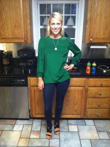 green puff sleeves with dark blue skinny jeans