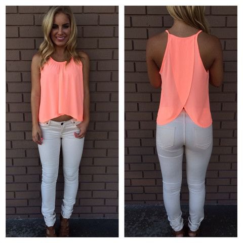 light yellow cropped flowing tank top with white skinny jeans