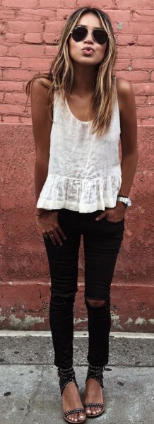 white top with black skinny jeans and sandals
