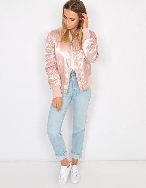 light pink cotton jacket in satin with white shirt and light blue jeans