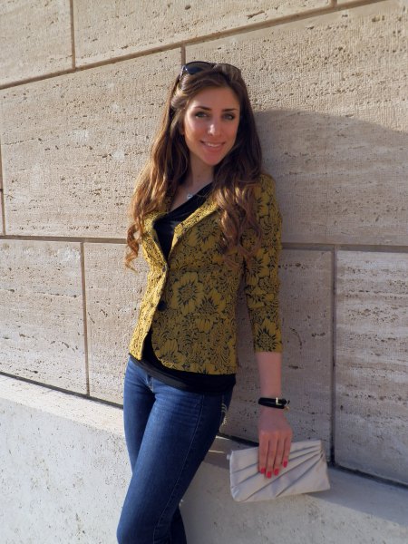 golden floral printed blazer with blue jeans