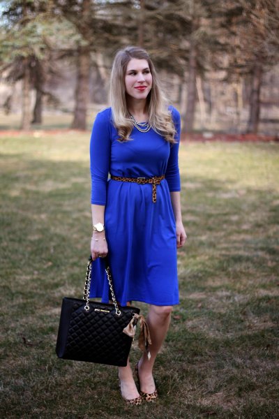 cobalt blue three-quarter sleeve with midi-blown dress