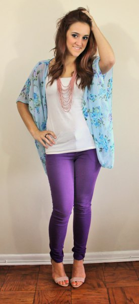 floral chiffon blouse with wide sleeves with slim jeans and sandals