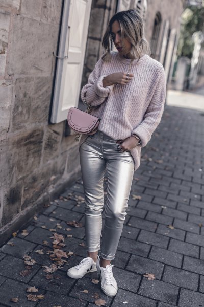 light gray ribbed sweater with crew neck with silver skinny jeans