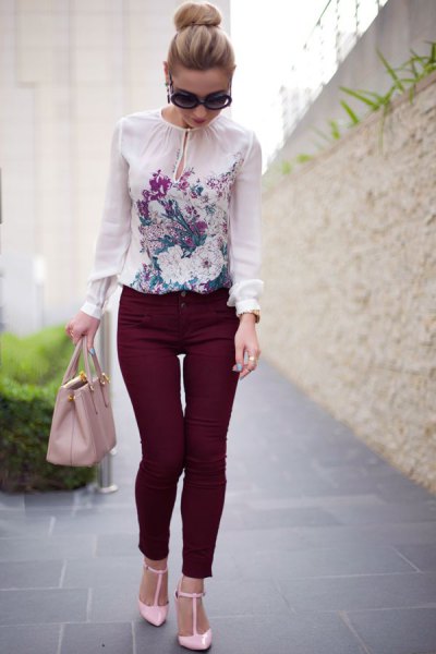 white chiffon floral blouse with black skinny pants