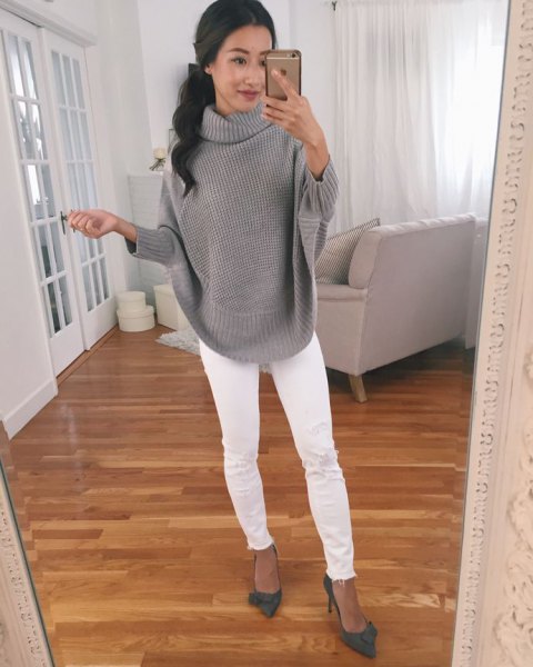 gray ribbed sweater with white skinny jeans