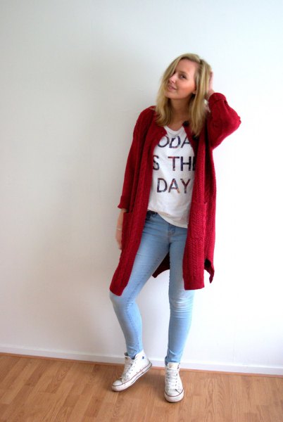 red long cardigan with white tee and light blue skinny jeans