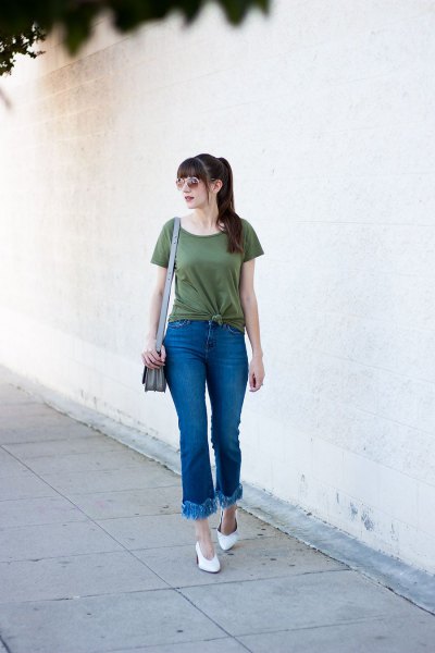 green knit t-shirt with extended fringed jeans