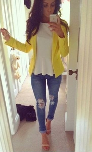yellow blazer with blue ripped skinny jeans