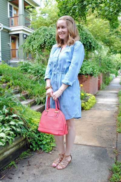 light blue mini chambray dress with pink leather bag