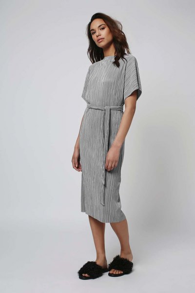 gray tie midi pleated dress with leather sandals