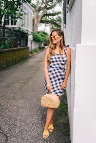 checkered mini-fit and puffy pendant dress