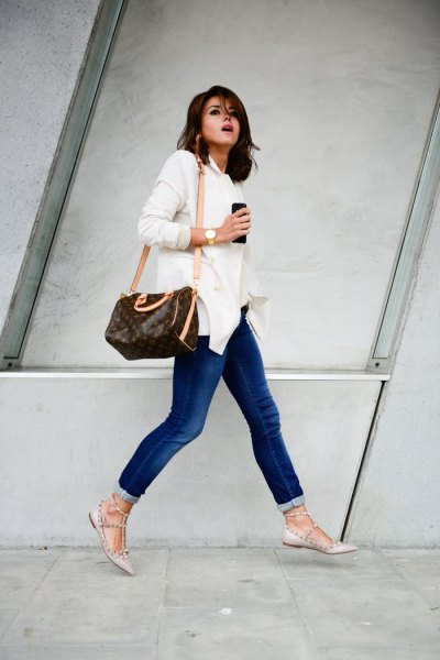 white long sleeve button up shirt with jeans and pink striped leather ballet flats