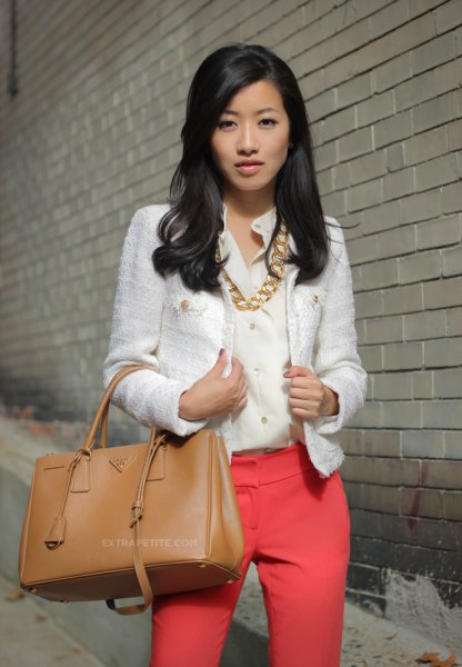 white tweed blazer with pink shirt gold necklace