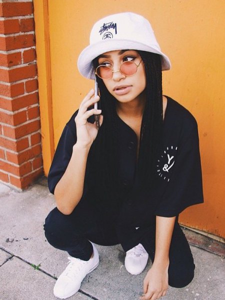 white bucket hat with black shirt jeans
