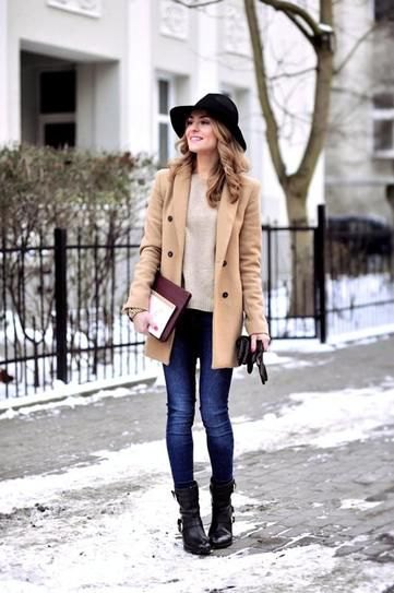 crepe wool coat and blue skinny jeans