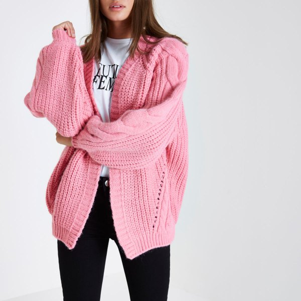 pink oversized cable knit cardigan white tee black jeans
