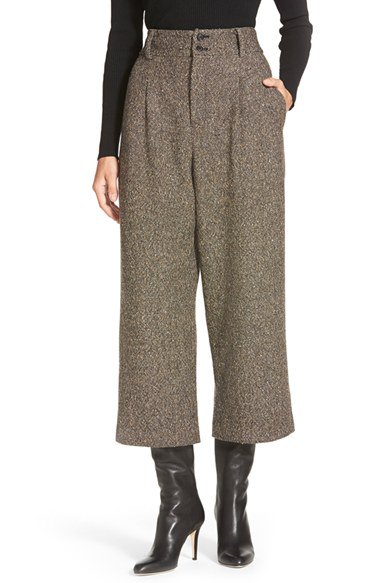 wide leg trousers in the middle of the leg heels