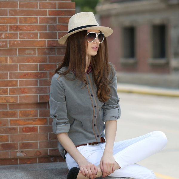 gray shirt white skinny jeans straw hat