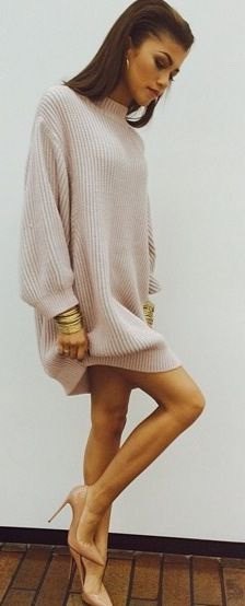 white oversized knitted sweater in neck